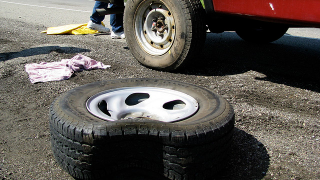 Illustration for article titled Ten automotive repair projects anyone can do